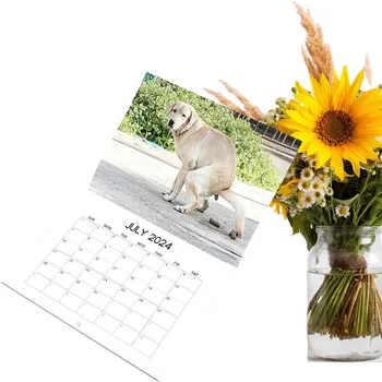 EZONE Funny Dog Pooping Wall Calendar Уникальный календарь на 2024 год Подарки для друзей, семьи, соседей, коллег, родственников или близких