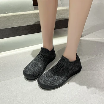Женская вулканизированная обувь Высокое качество Женские кроссовки Slip On Flats Обувь Женские лоферы Плюс Размер 43 Walking Flat
