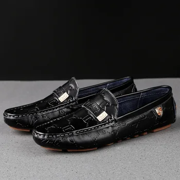 Мужчины Высококачественные кожаные лоферы Мужская повседневная обувь на открытом воздухе Мокасины Скольжение на мужчинах Деловая обувь Мужская обувь для вождения Фасольная обувь
