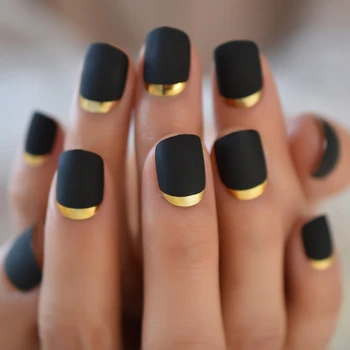 Нажми на накладные ногти Матовая короткая палочка на ногтях Квадратная рука Искусство Женщины Девушки Черный