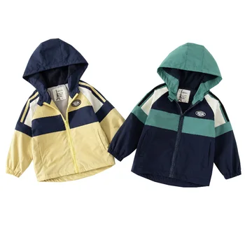 Новинка 2023 года Осенняя утолщенная куртка для мальчиков Ветрозащитное пальто с капюшоном Корейский стиль Splice Color Детская одежда