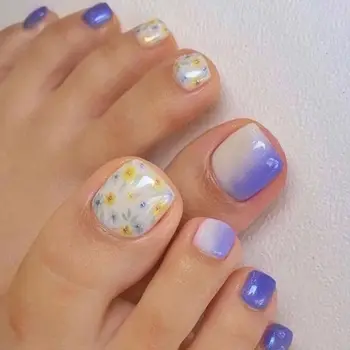 Цветы Искусственные ногти на ногах Кончики ногтей Короткие квадратные французские ногти Ногти Полное покрытие Блестящие ногти на ногах для женщин Девушка